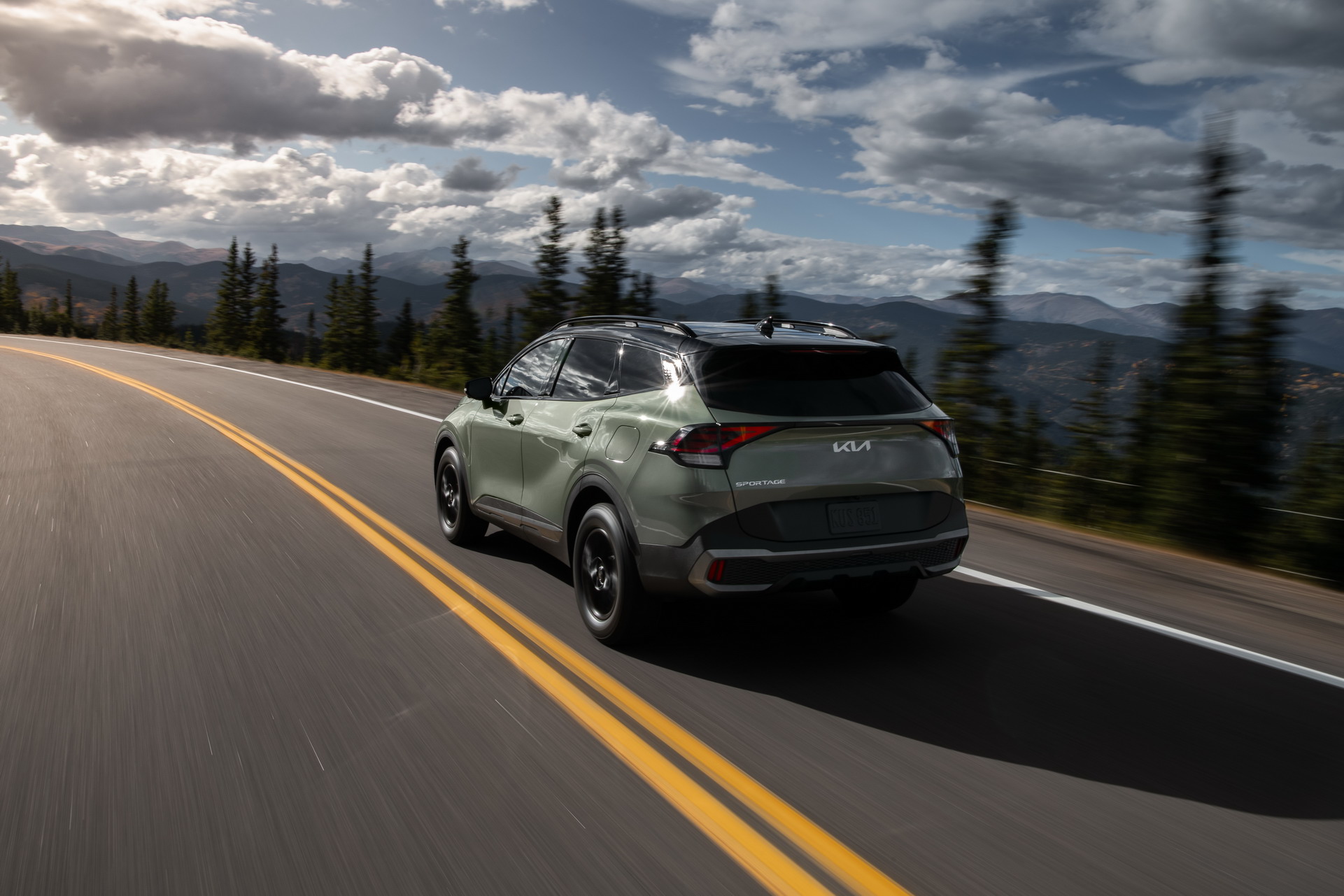 Download 2023 Kia Sportage X-Pro - Rear Three-Quarter HD Wallpaper 1921x1281 #4