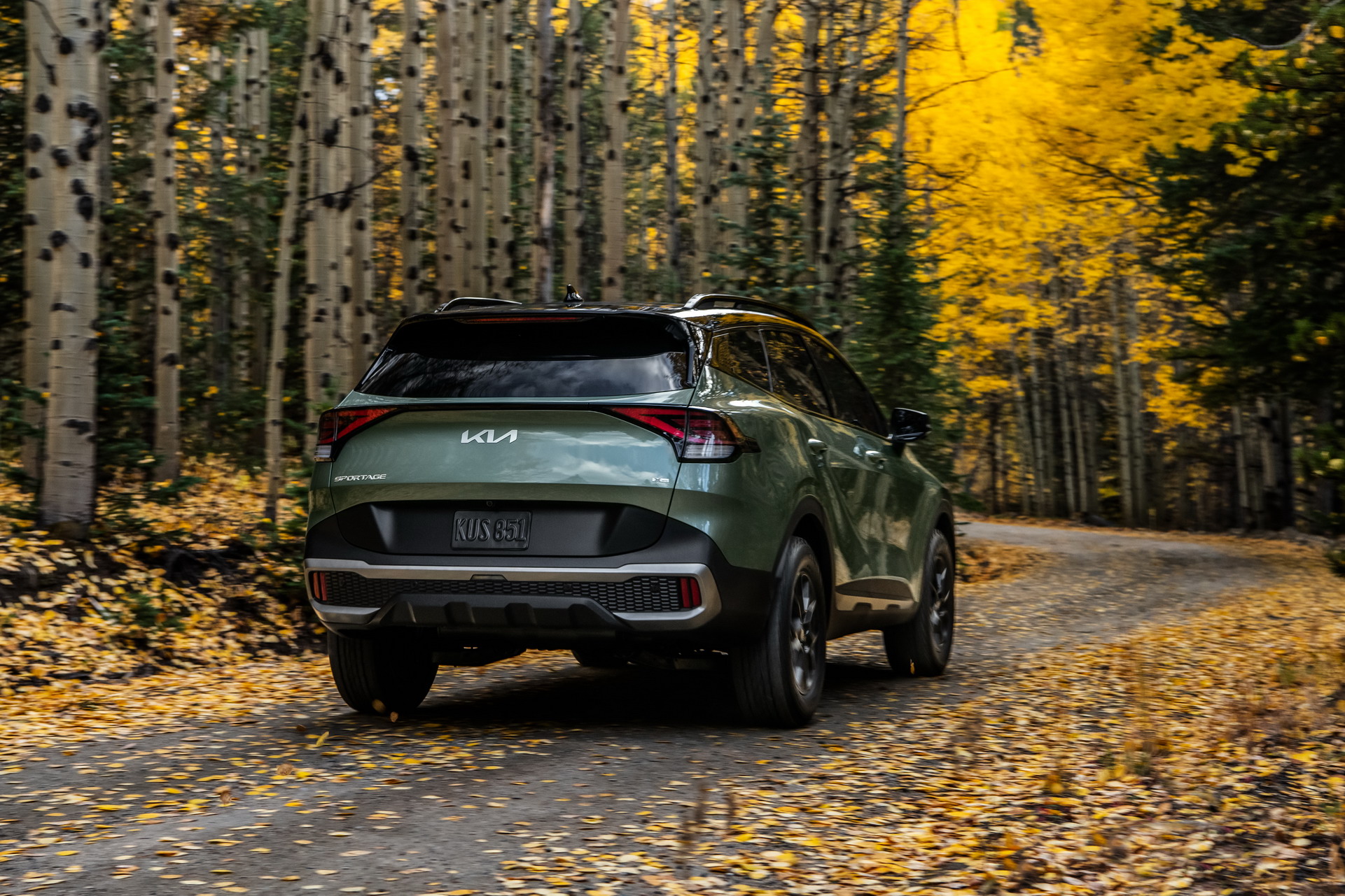 Download 2023 Kia Sportage X-Pro - Rear Three-Quarter HD Wallpaper 1921x1281 #19