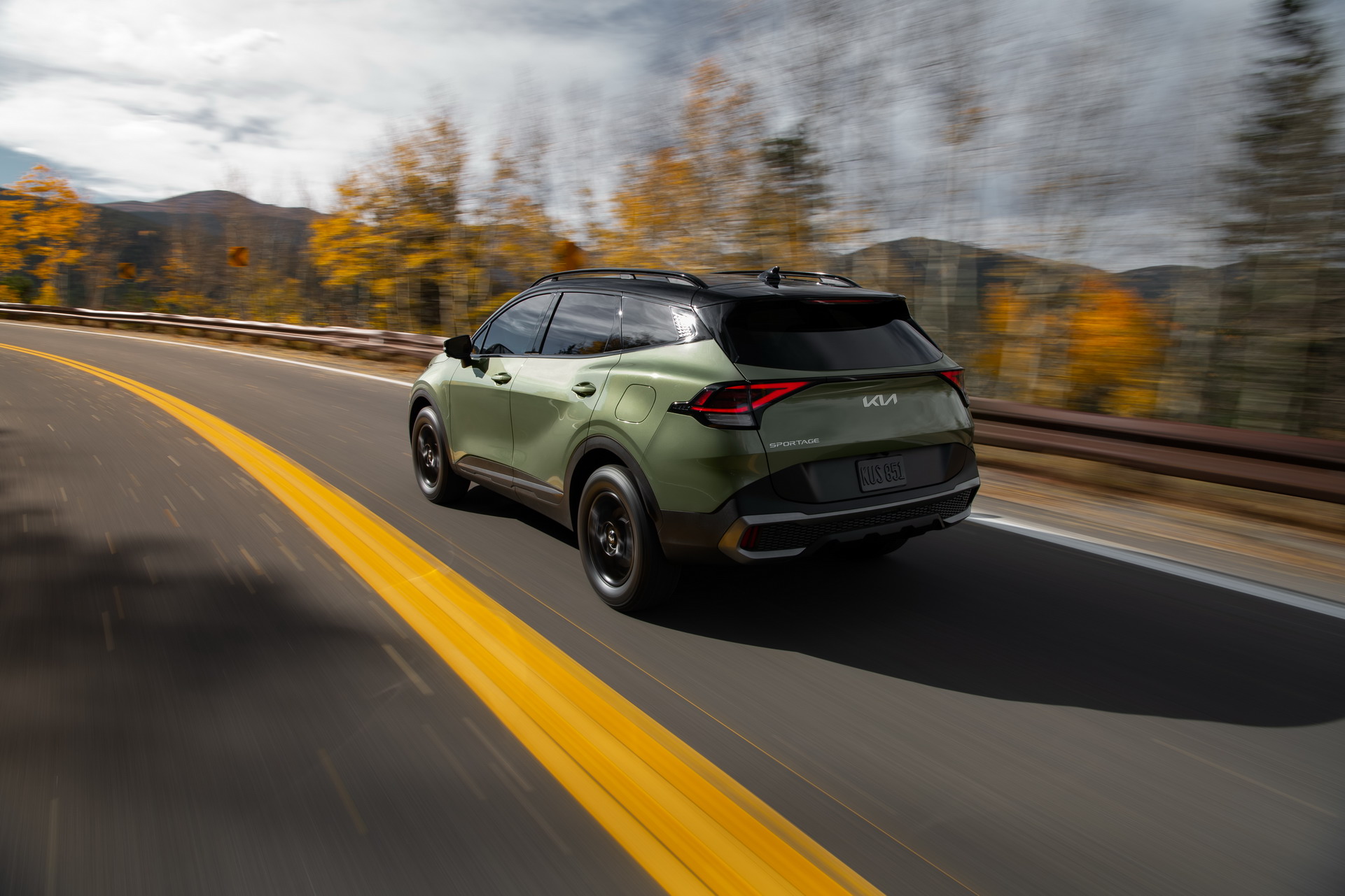 Download 2023 Kia Sportage X-Pro - Rear Three-Quarter HD Wallpaper 1921x1281 #17