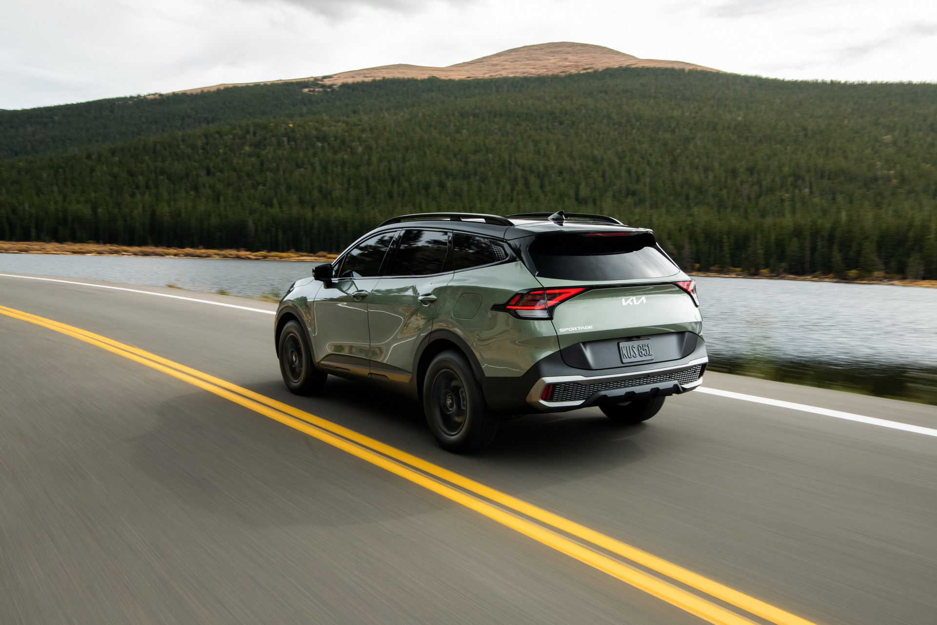 Download 2023 Kia Sportage X-Pro - Rear Three-Quarter HD Wallpaper 1921x1281 #6