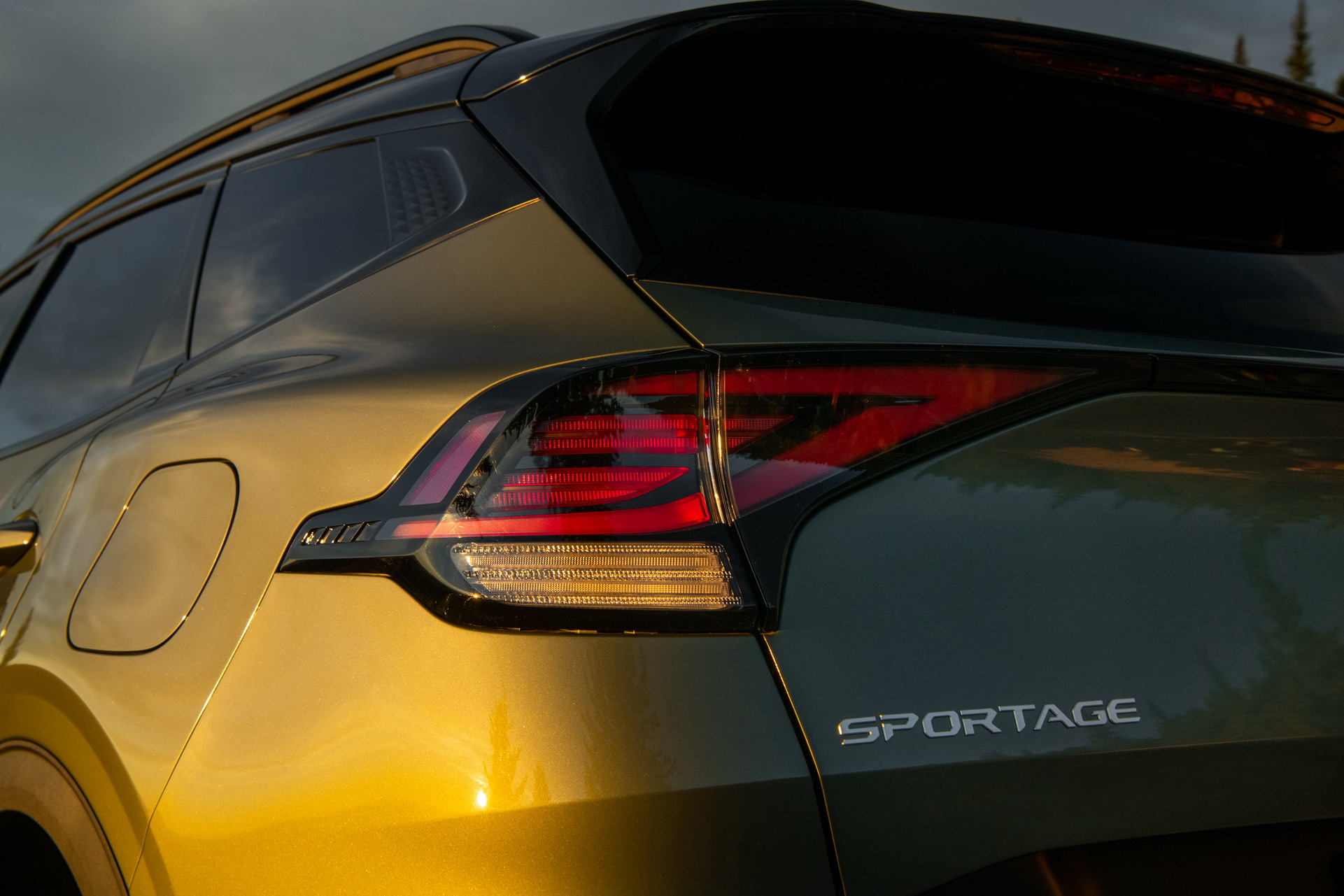 Download 2023 Kia Sportage X-Pro - Tail Light HD Wallpaper 1921x1281 #38