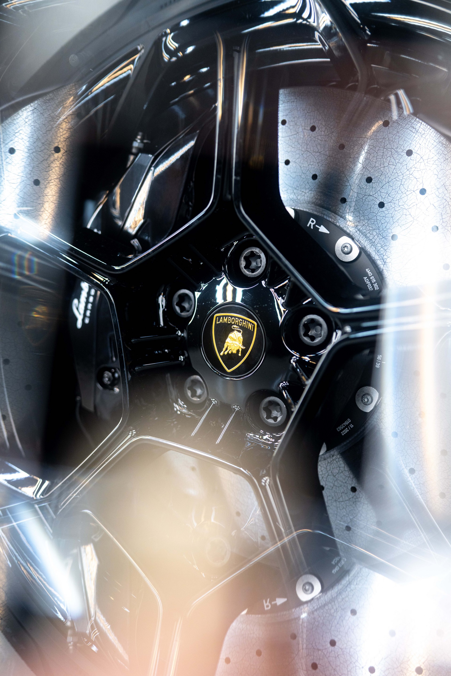 Download 2023 Lamborghini Urus Performante - Brakes HD Phone Wallpaper 1920x2878 #98