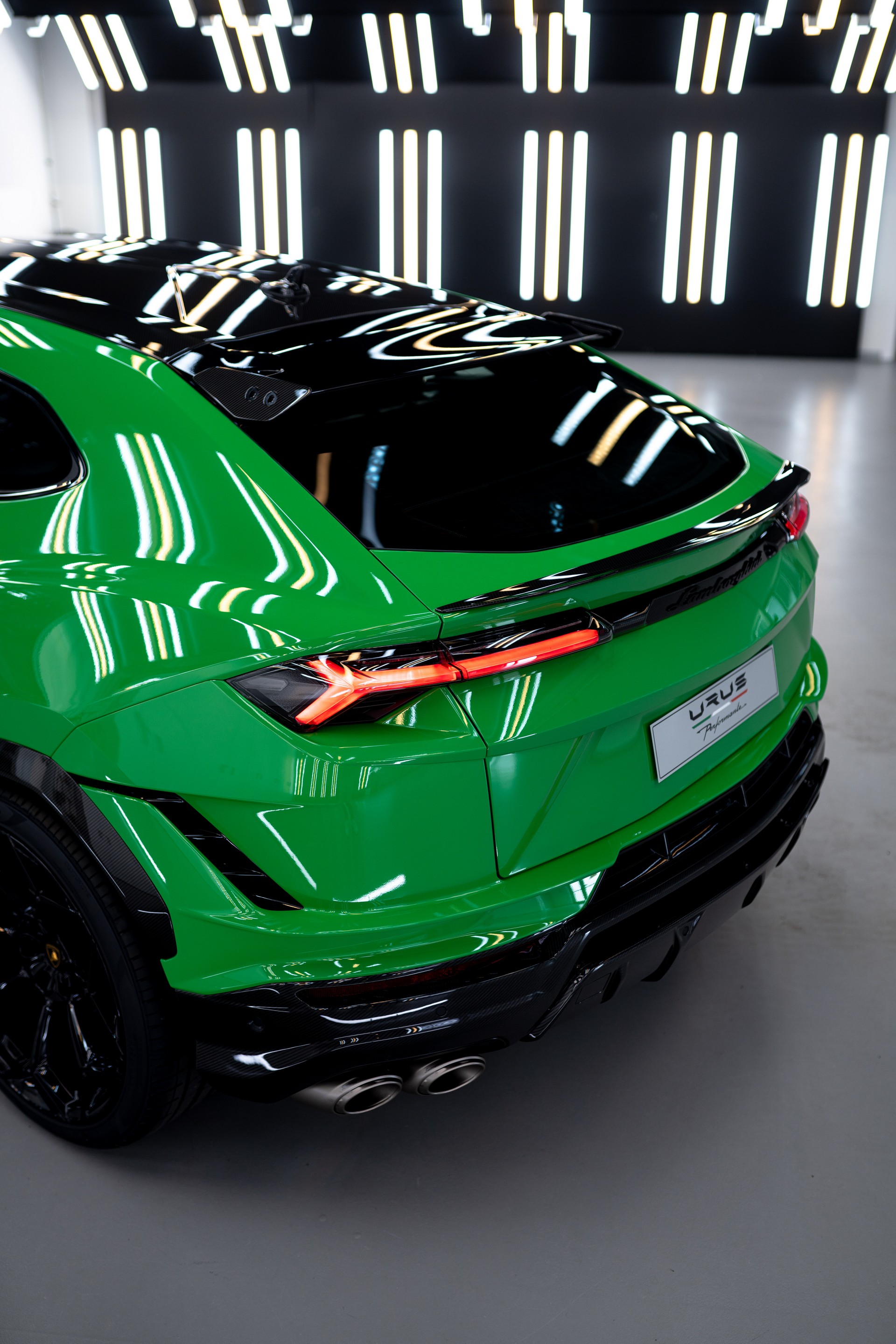 Download 2023 Lamborghini Urus Performante - Detail HD Phone Wallpaper 1920x2878 #82