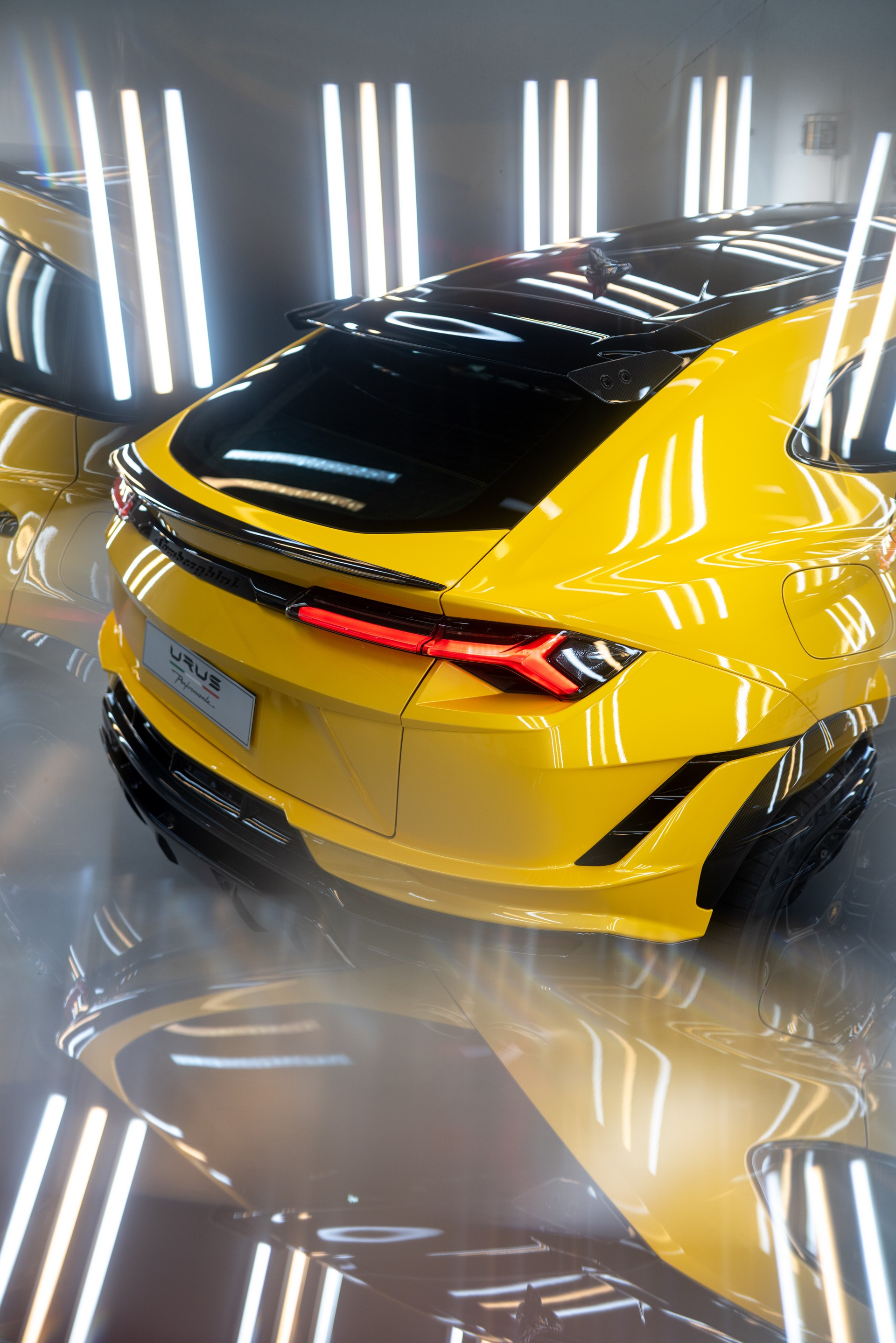 Download 2023 Lamborghini Urus Performante - Detail HD Phone Wallpaper 1920x2878 #109