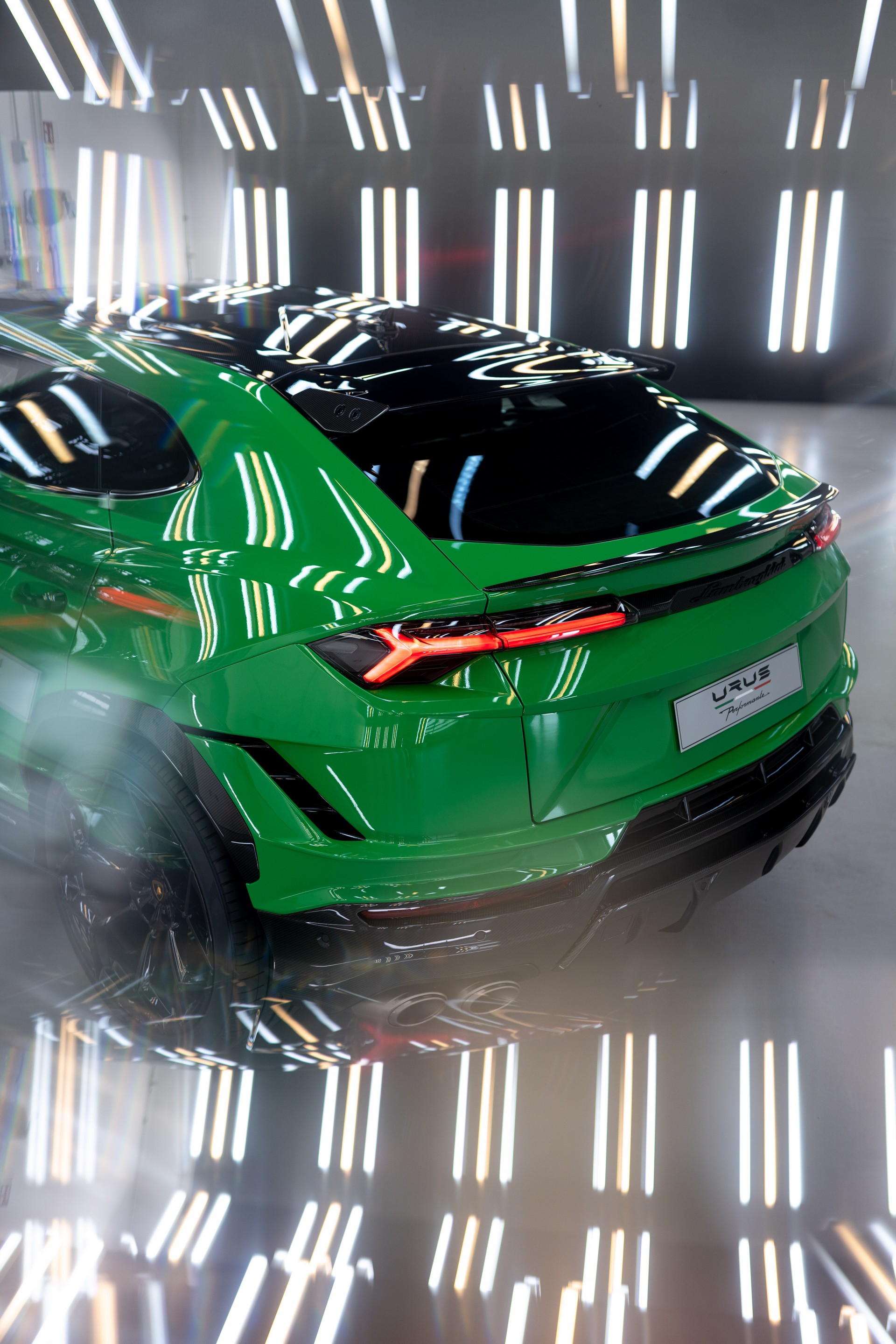 Download 2023 Lamborghini Urus Performante - Detail HD Phone Wallpaper 1920x2878 #102