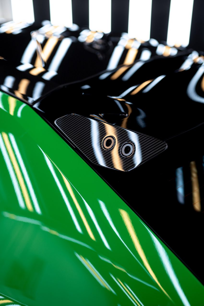 2023 Lamborghini Urus Performante - Detail Phone Wallpaper 850x1274 #100