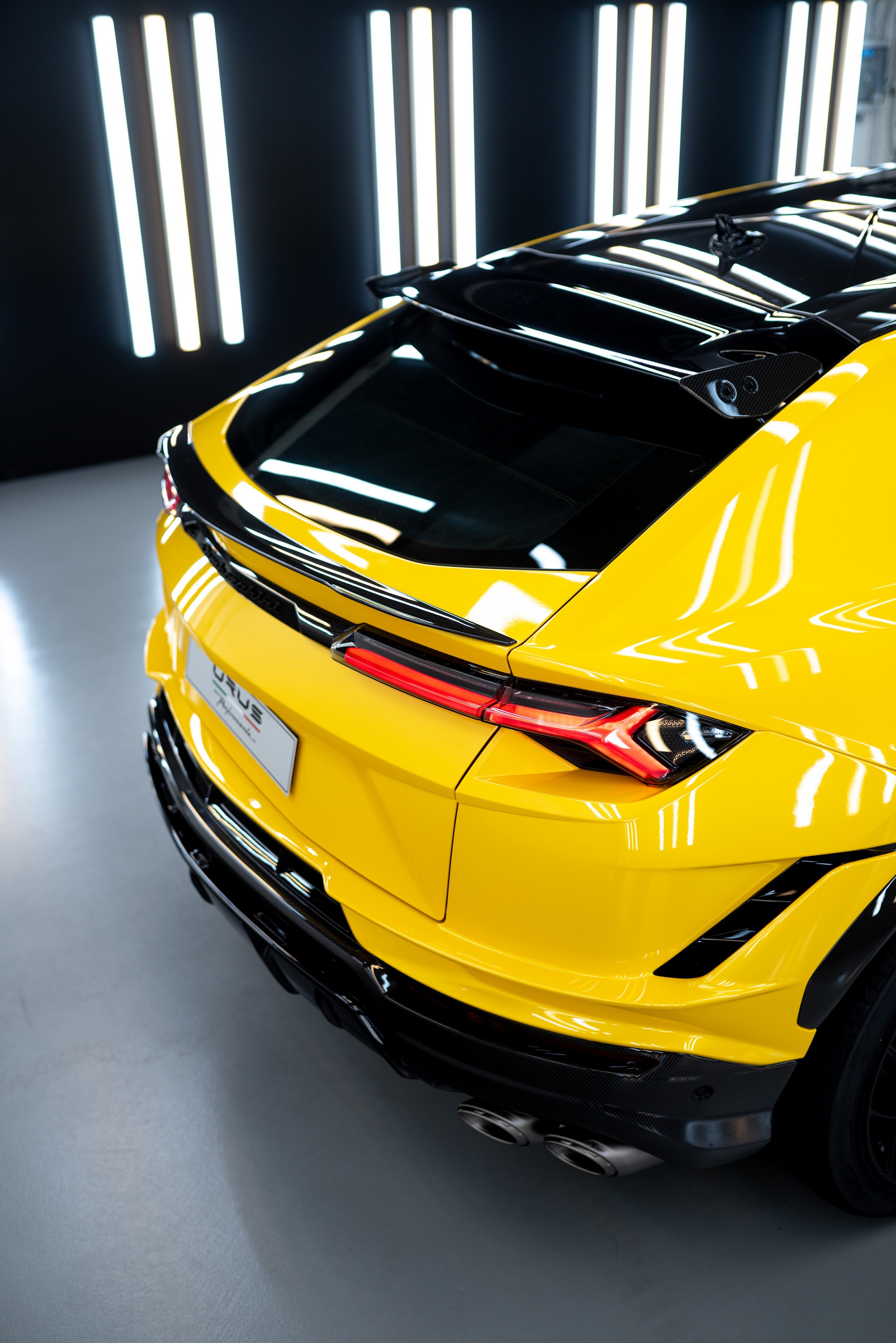 Download 2023 Lamborghini Urus Performante - Detail HD Phone Wallpaper 1920x2878 #106
