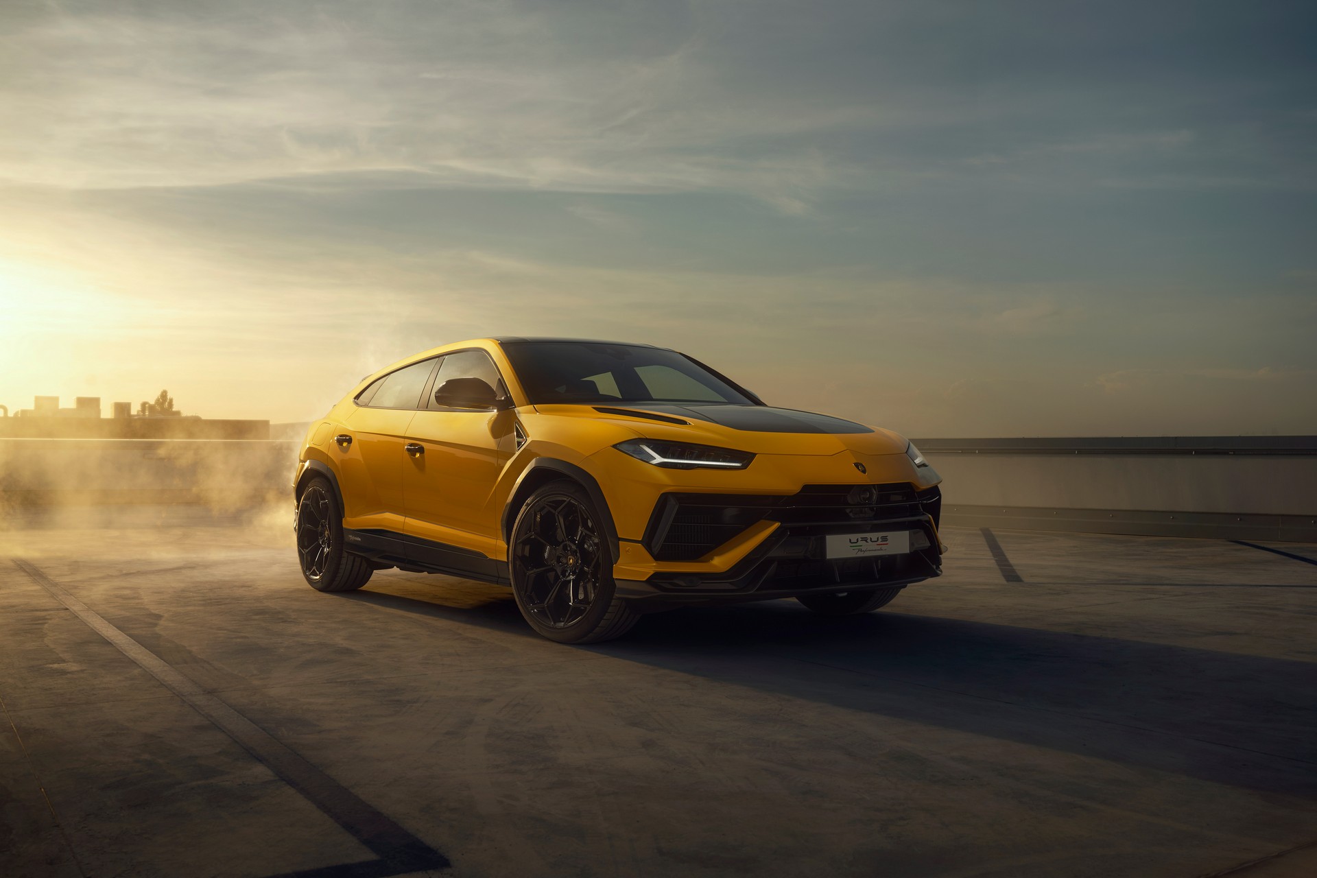 Download 2023 Lamborghini Urus Performante - Front Three-Quarter HD Wallpaper 1920x1280 #1