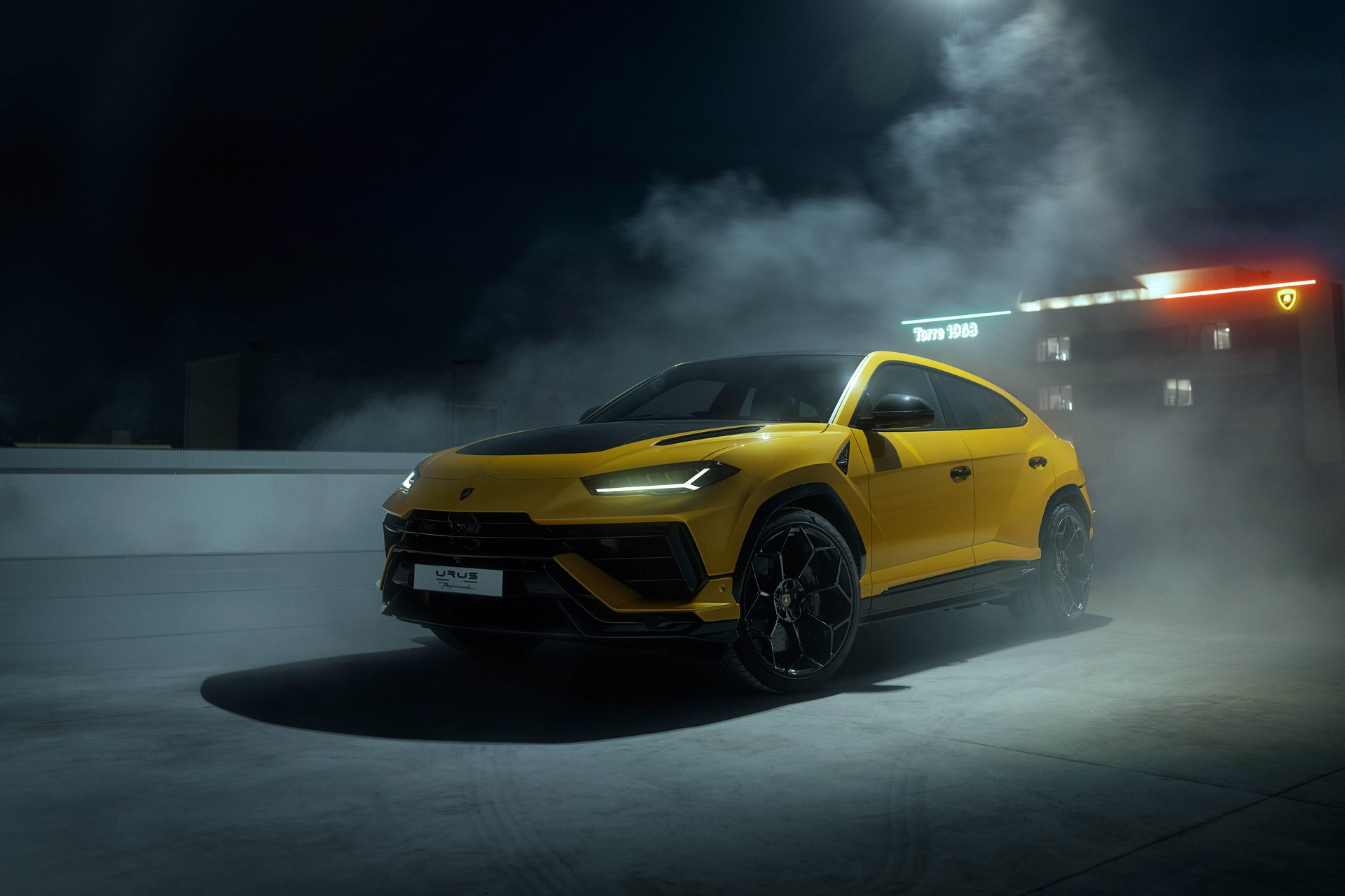 Download 2023 Lamborghini Urus Performante - Front Three-Quarter HD Wallpaper 1920x1280 #13
