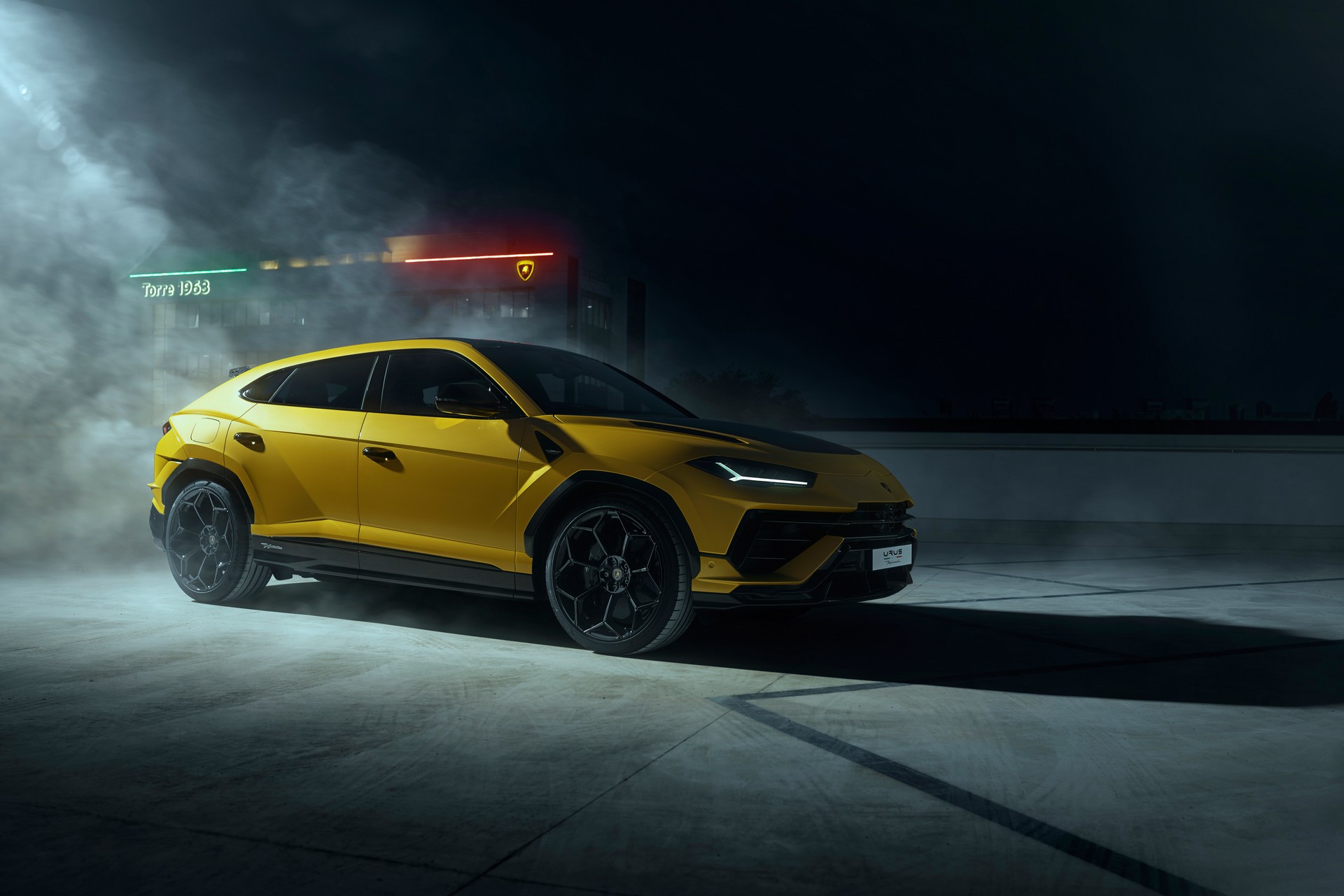 Download 2023 Lamborghini Urus Performante - Front Three-Quarter HD Wallpaper 1920x1280 #14