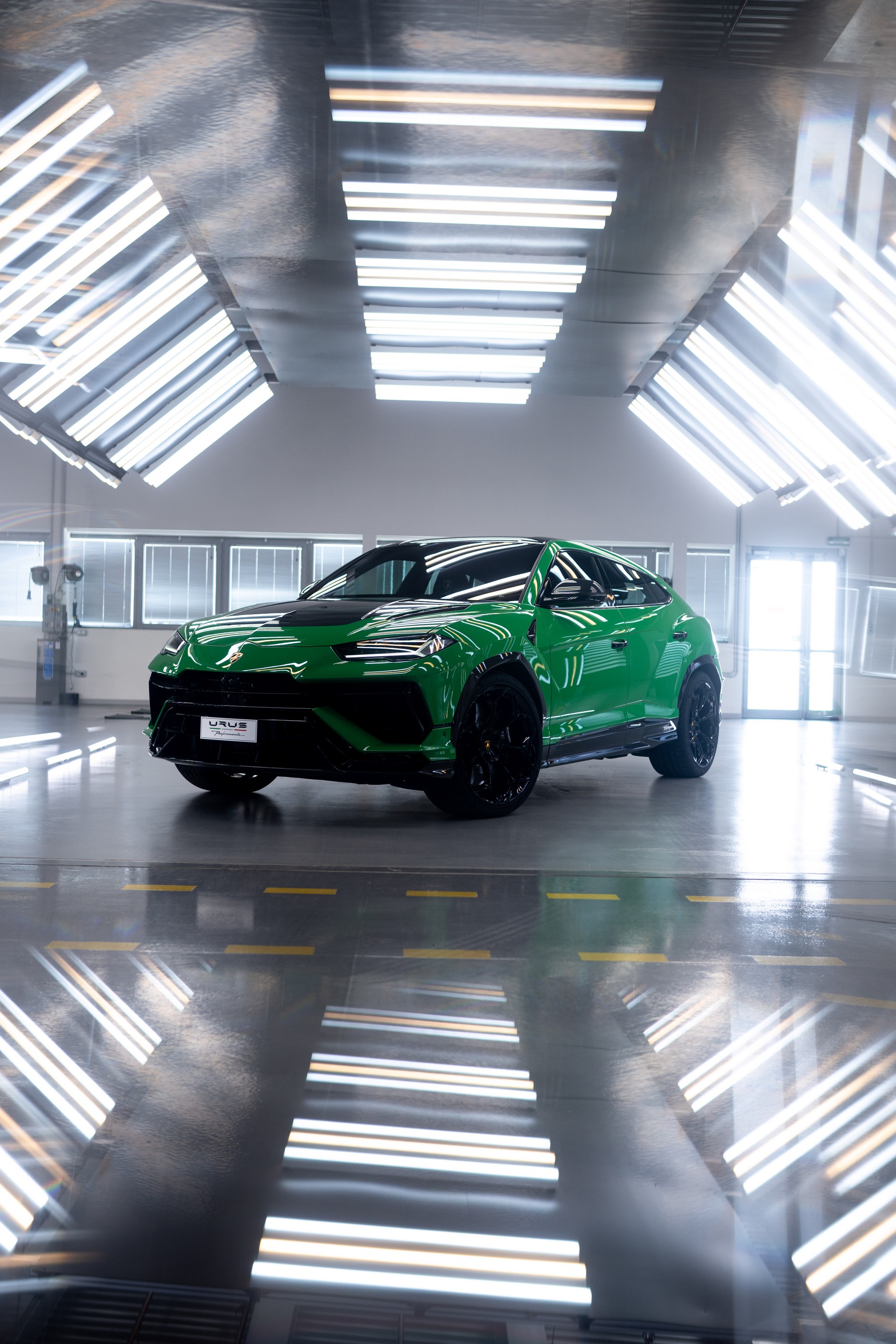 Download 2023 Lamborghini Urus Performante - Front Three-Quarter HD Phone Wallpaper 1920x2879 #56