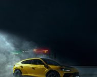 2023 Lamborghini Urus Performante - Front Three-Quarter Wallpaper 190x150