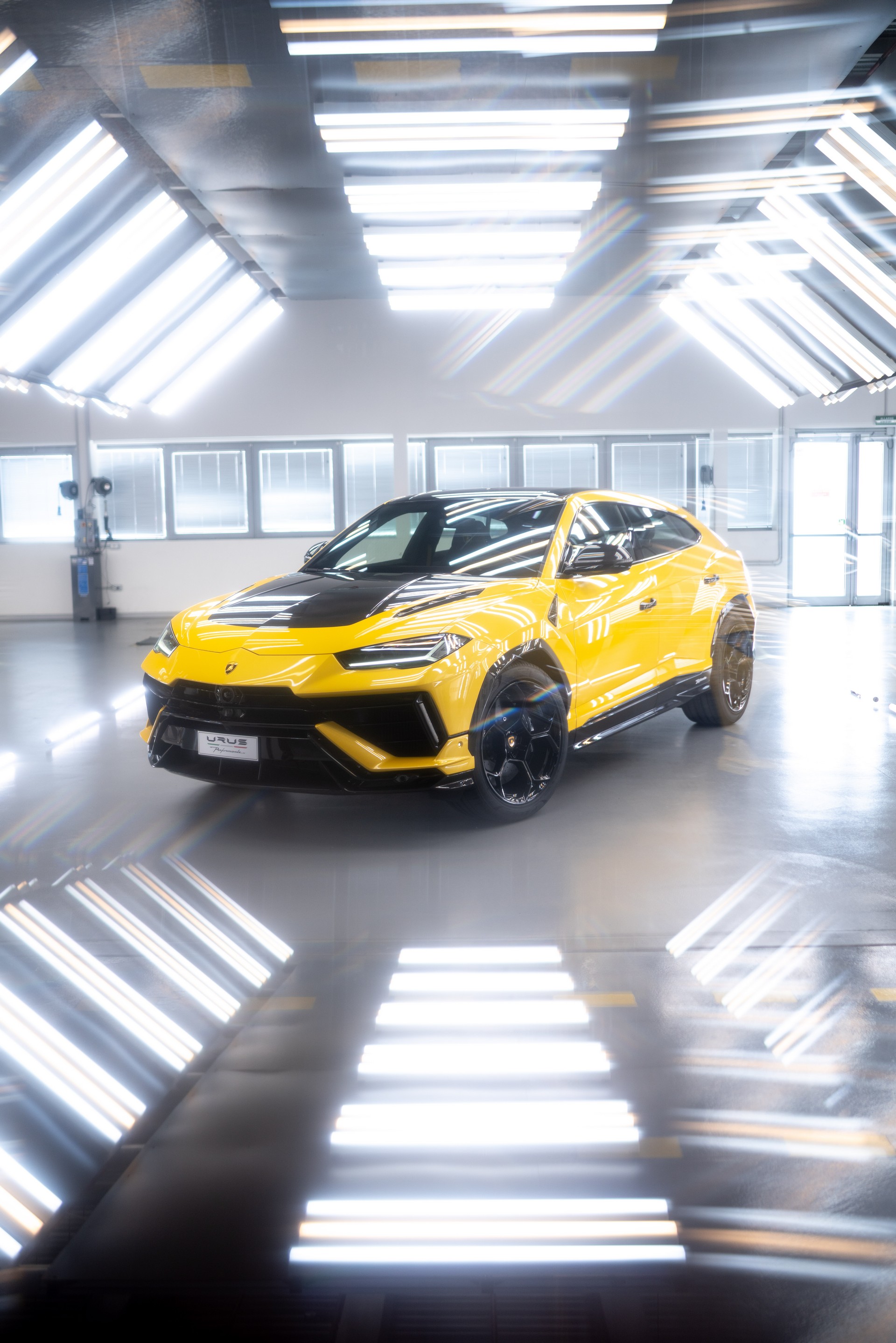 Download 2023 Lamborghini Urus Performante - Front Three-Quarter HD Phone Wallpaper 1920x2878 #57