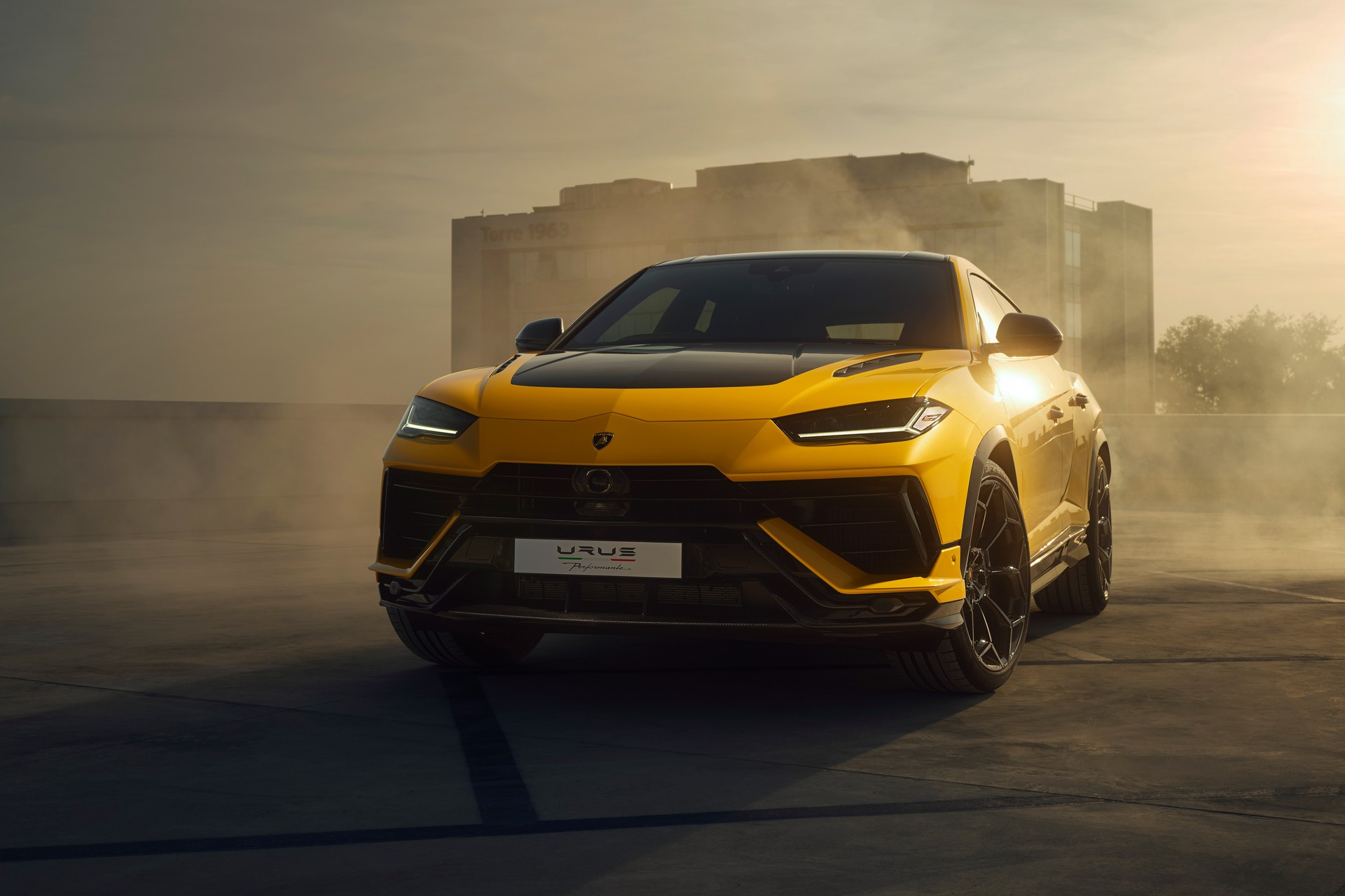 Download 2023 Lamborghini Urus Performante - Front HD Wallpaper 1920x1280 #5