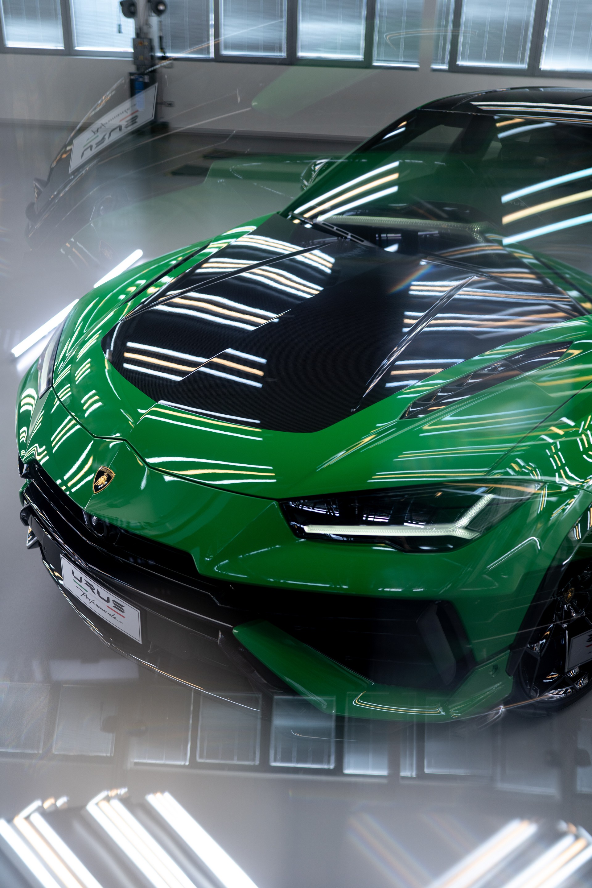 Download 2023 Lamborghini Urus Performante - Front HD Phone Wallpaper 1920x2878 #86