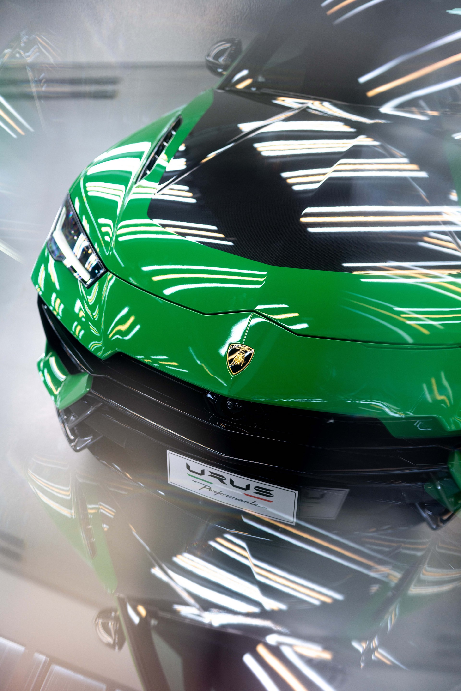 Download 2023 Lamborghini Urus Performante - Front HD Phone Wallpaper 1920x2878 #87