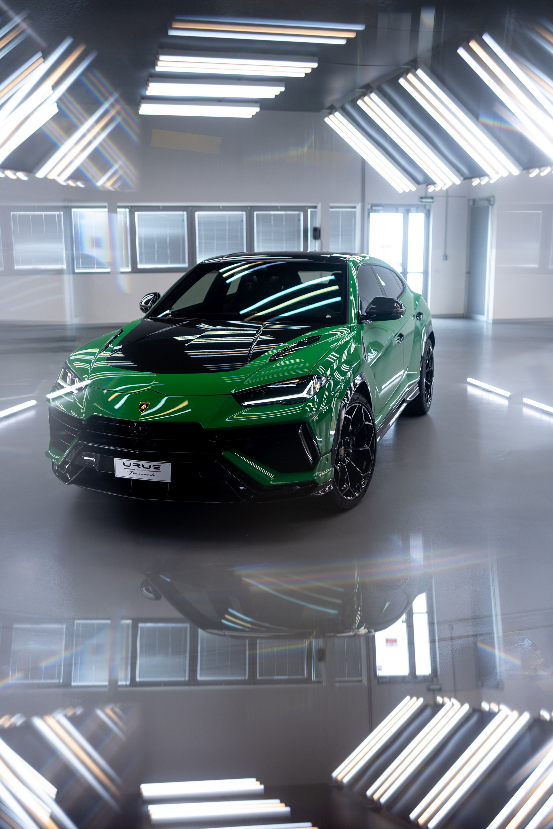 Download 2023 Lamborghini Urus Performante - Front HD Phone Wallpaper 1920x2878 #64