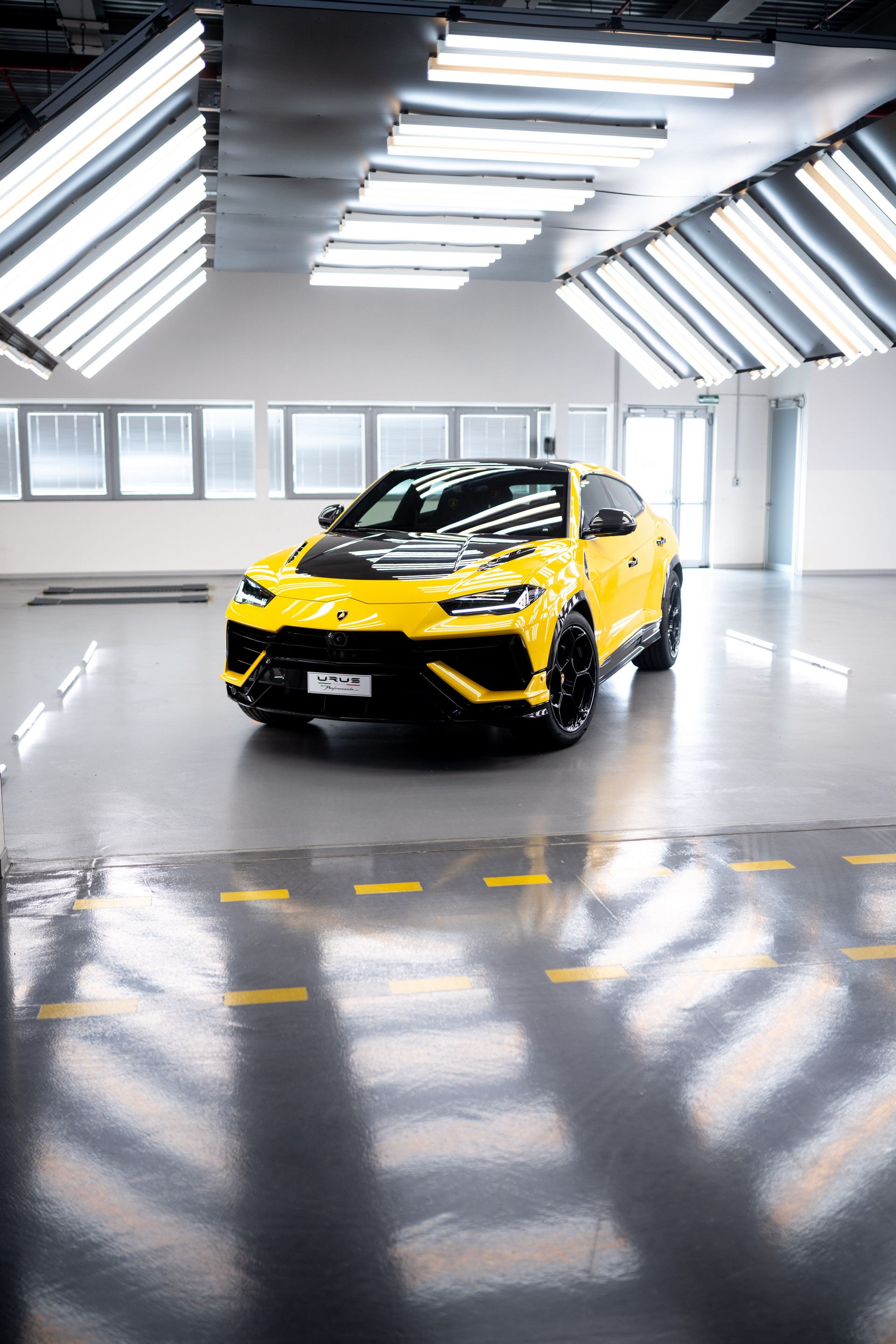 Download 2023 Lamborghini Urus Performante - Front HD Phone Wallpaper 1920x2878 #65