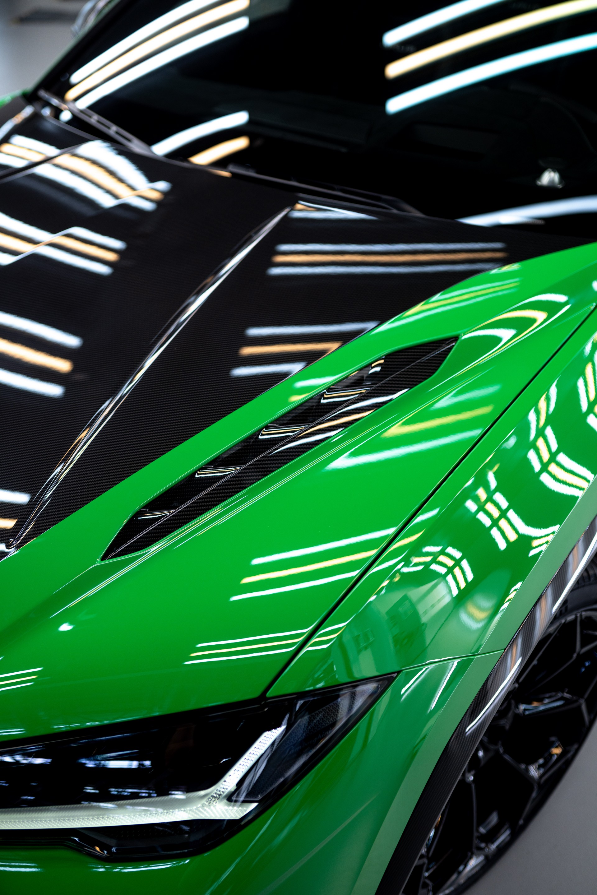 Download 2023 Lamborghini Urus Performante - Headlight HD Phone Wallpaper 1920x2878 #89