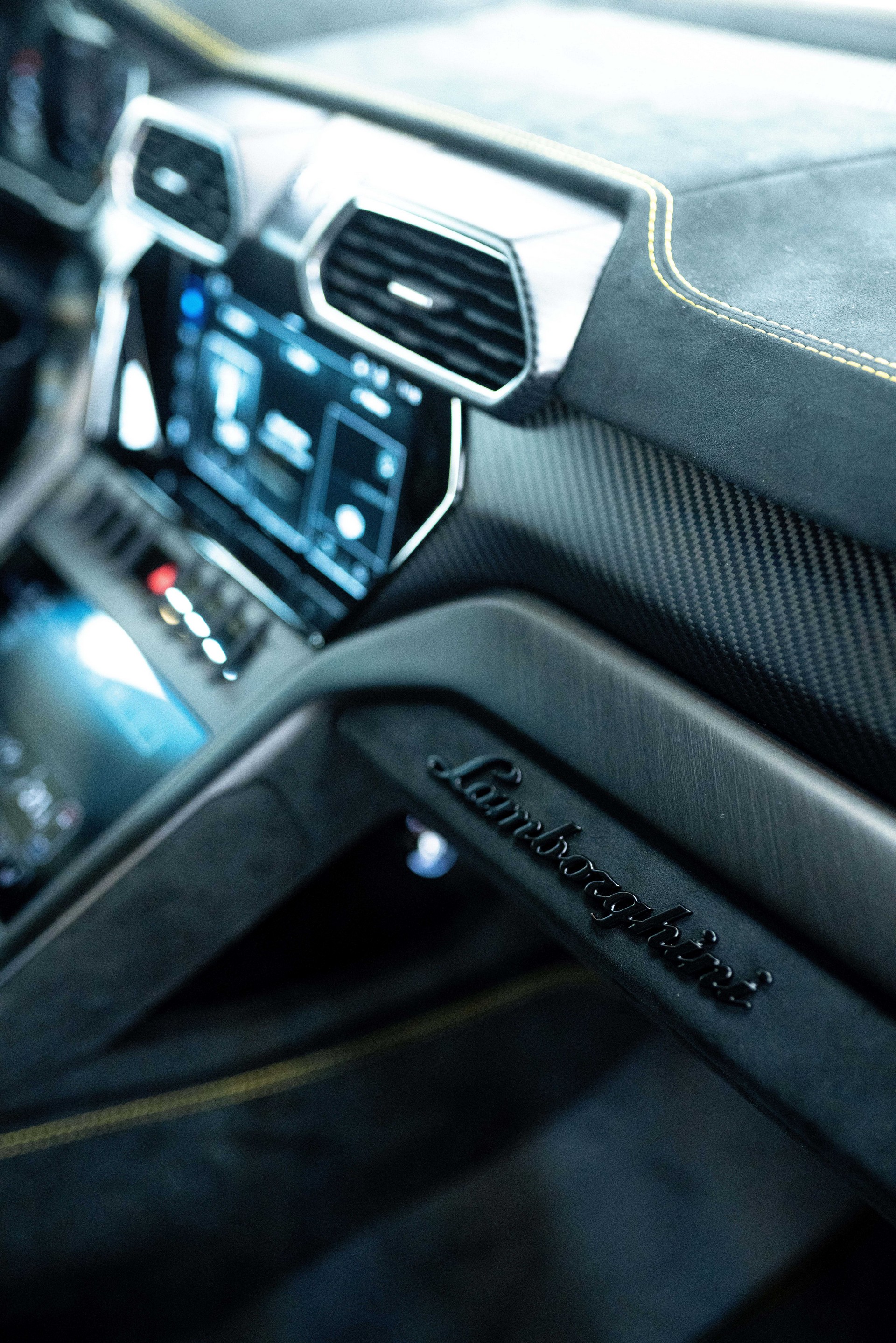 Download 2023 Lamborghini Urus Performante - Interior, Detail HD Phone Wallpaper 1920x2878 #45
