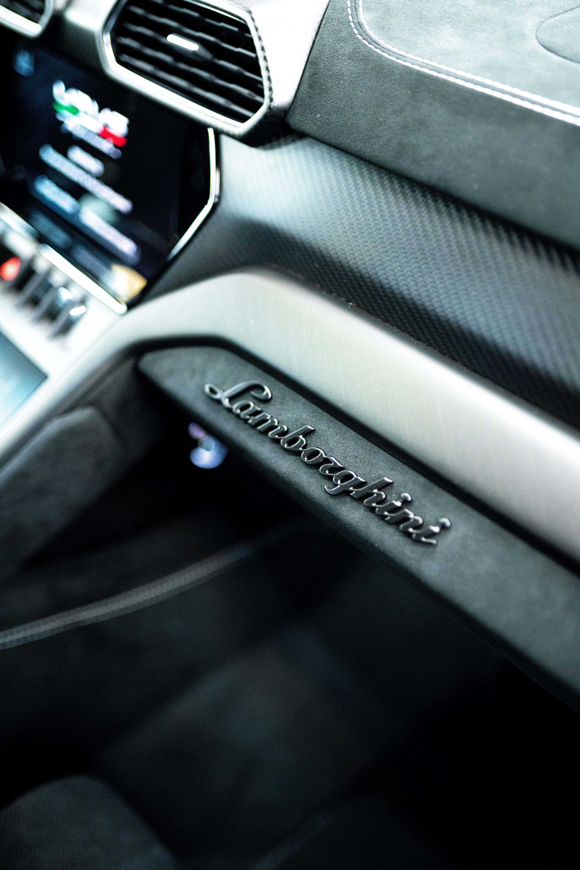 Download 2023 Lamborghini Urus Performante - Interior, Detail HD Phone Wallpaper 1920x2878 #52