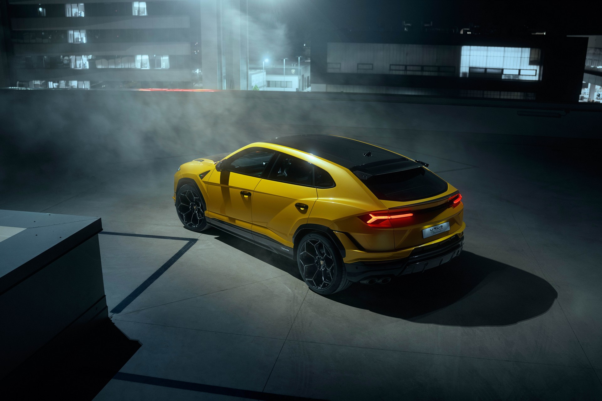Download 2023 Lamborghini Urus Performante - Rear Three-Quarter HD Wallpaper 1920x1280 #18