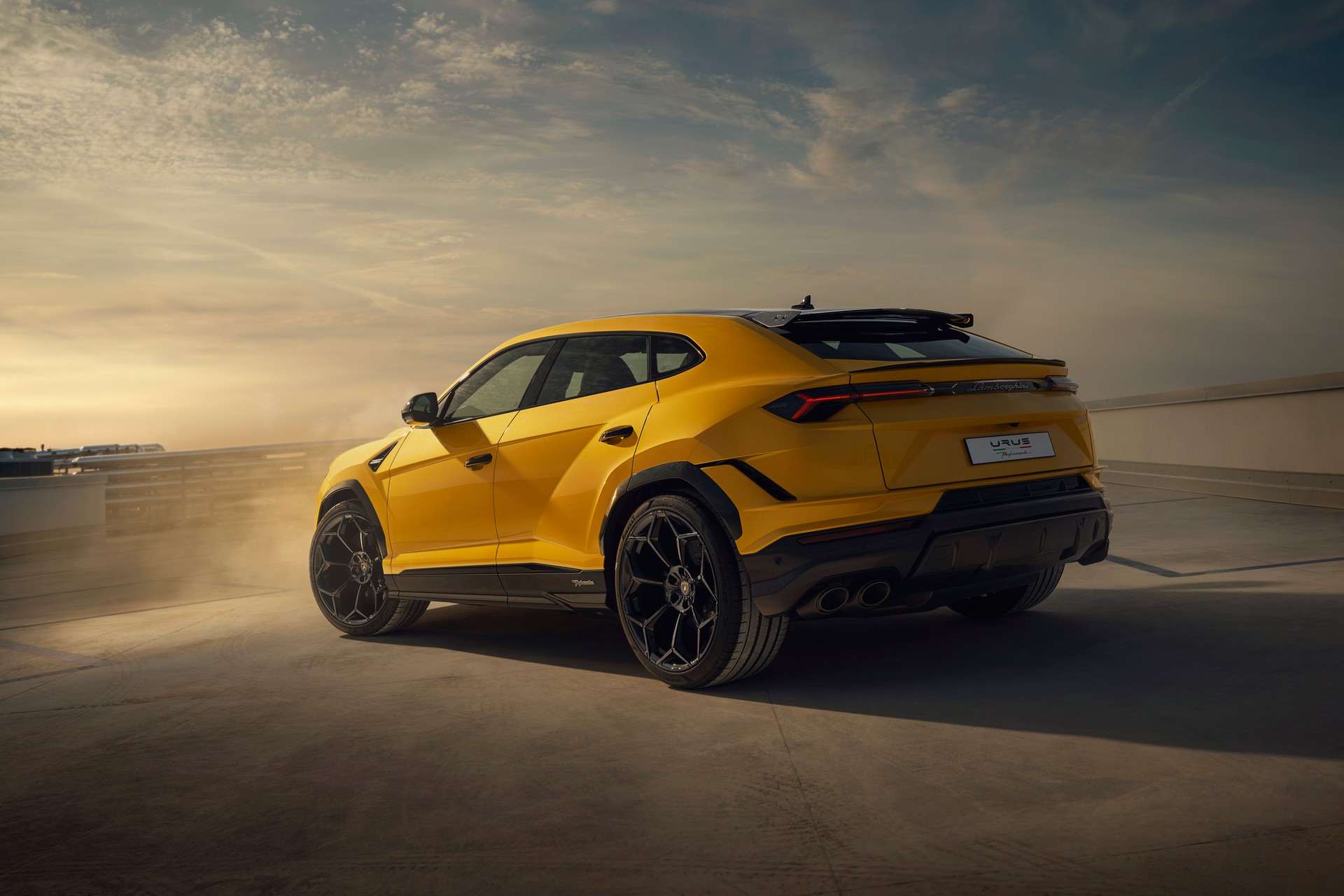 Download 2023 Lamborghini Urus Performante - Rear Three-Quarter HD Wallpaper 1920x1280 #8