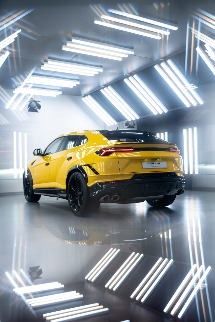 2023 Lamborghini Urus Performante - Rear Three-Quarter Phone Wallpaper 850x1274 #68