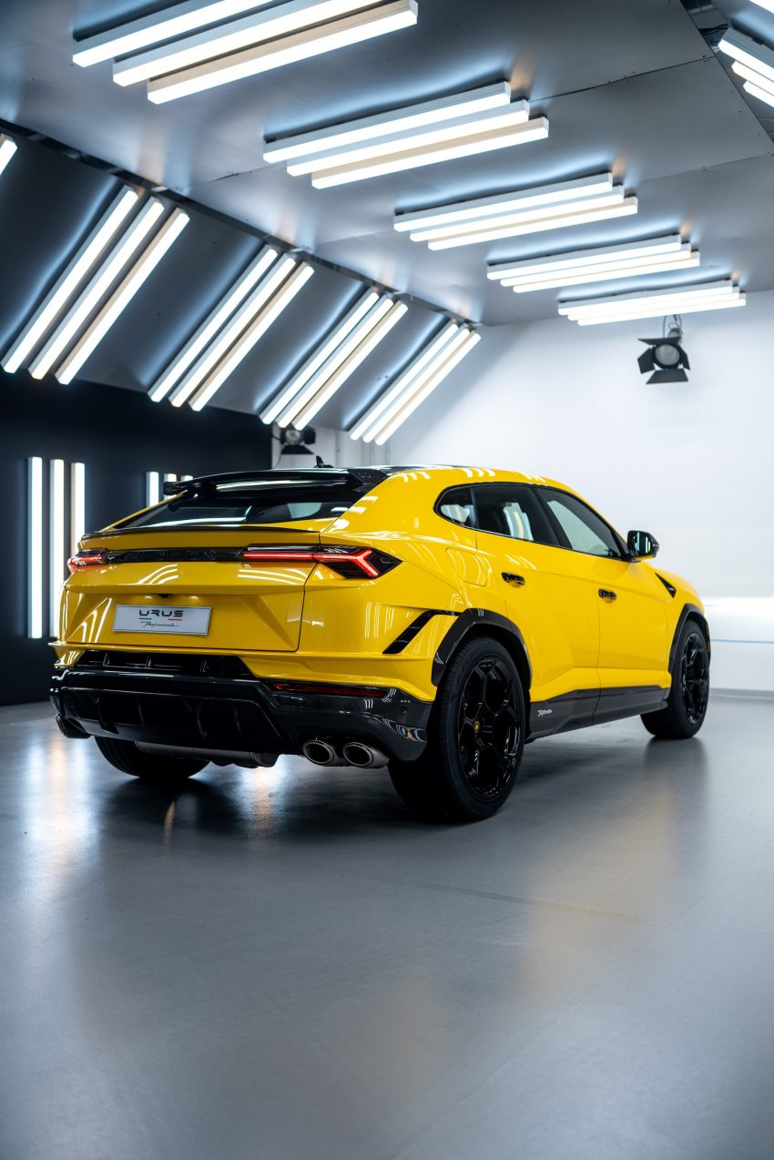 2023 Lamborghini Urus Performante - Rear Three-Quarter Phone Wallpaper 850x1274 #69