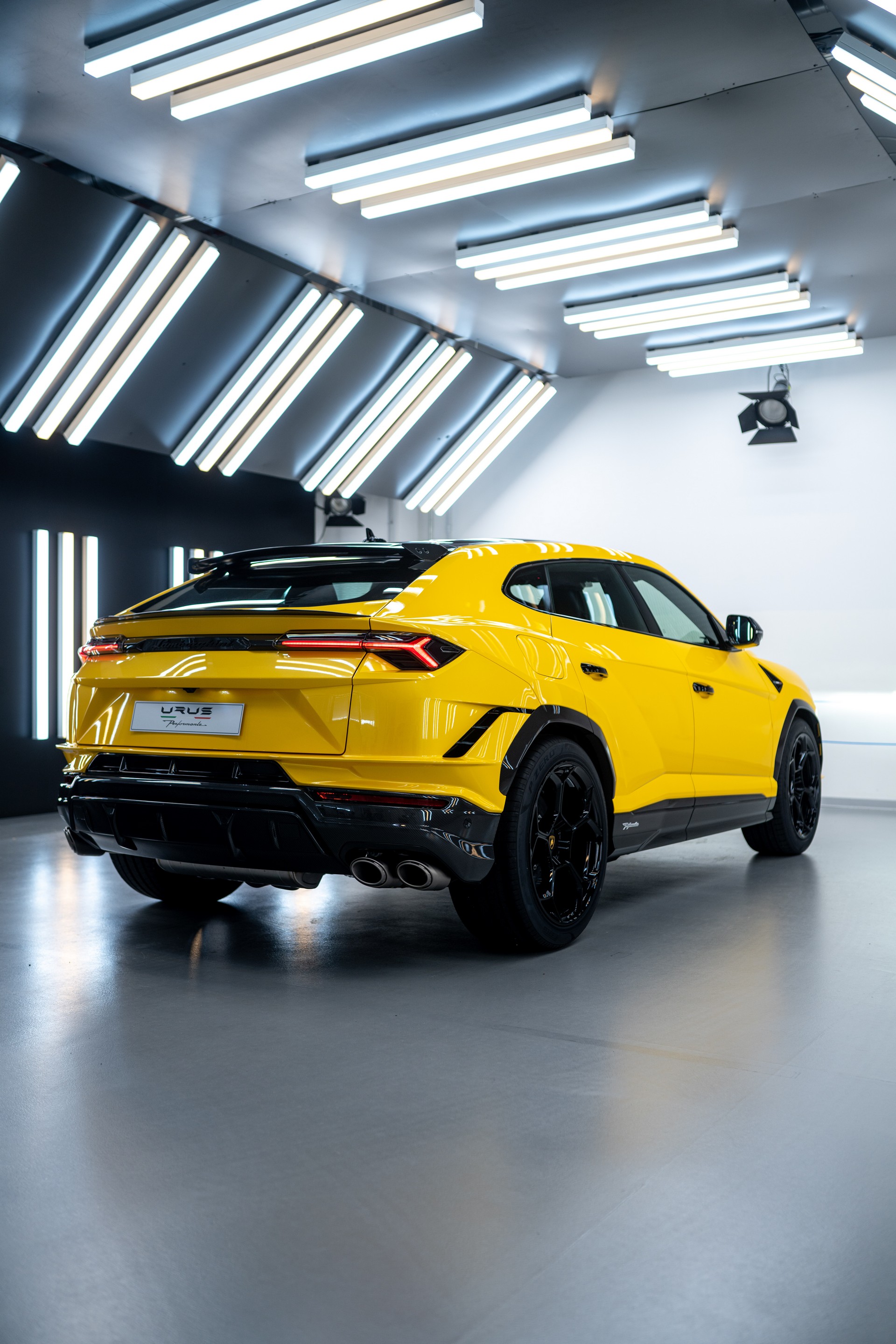 Download 2023 Lamborghini Urus Performante - Rear Three-Quarter HD Phone Wallpaper 1920x2878 #69