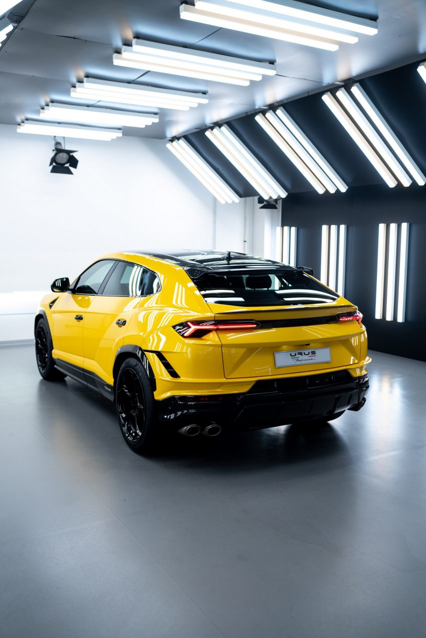 2023 Lamborghini Urus Performante - Rear Three-Quarter Phone Wallpaper 850x1274 #72