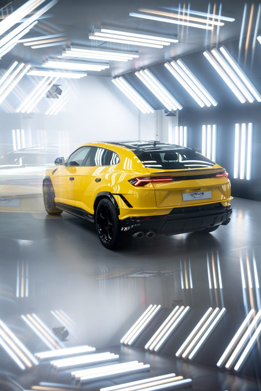 2023 Lamborghini Urus Performante - Rear Three-Quarter Phone Wallpaper 850x1274 #73