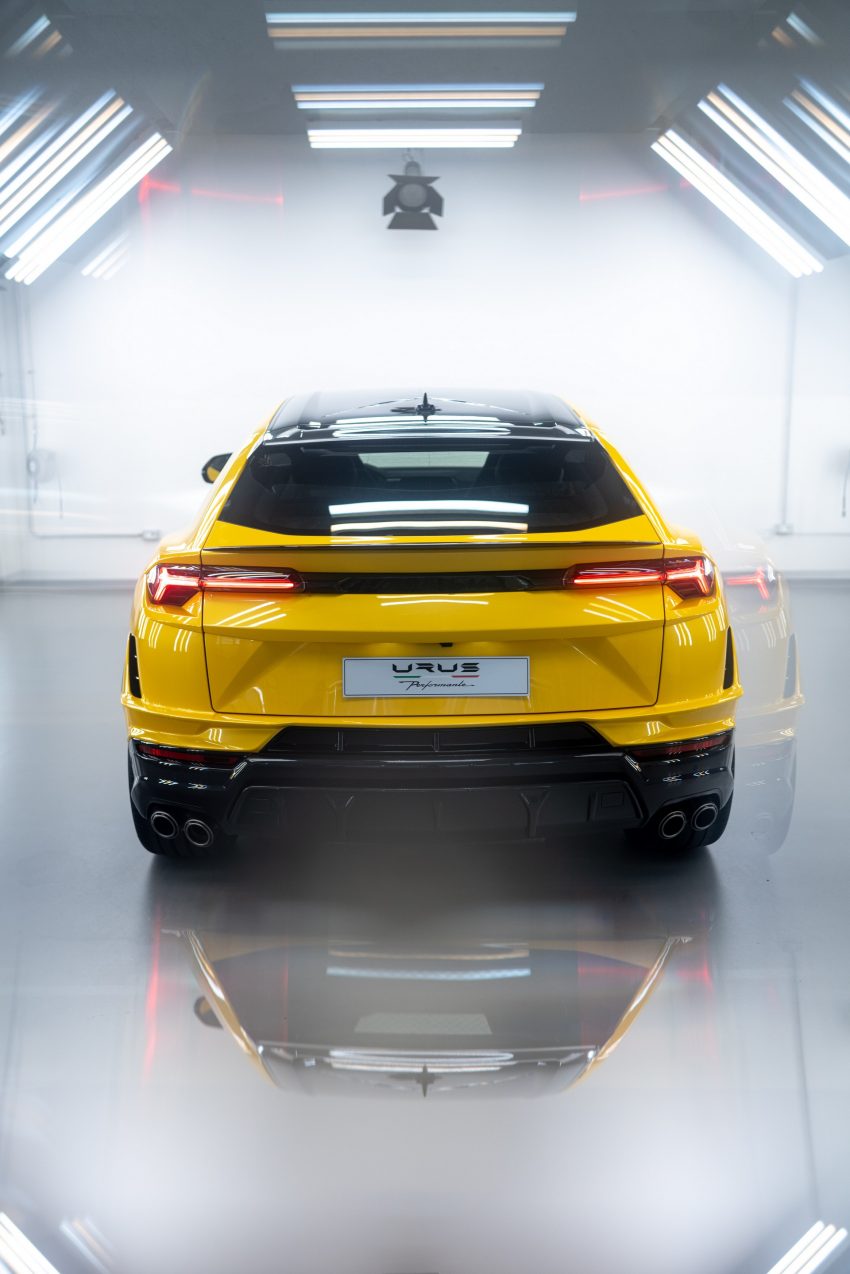 2023 Lamborghini Urus Performante - Rear Phone Wallpaper 850x1274 #77