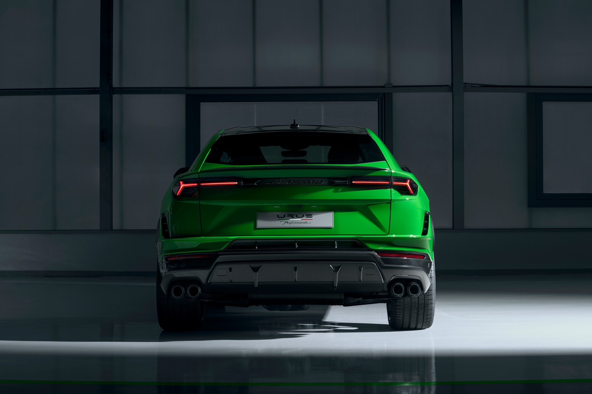 Download 2023 Lamborghini Urus Performante - Rear HD Wallpaper 1920x1280 #29