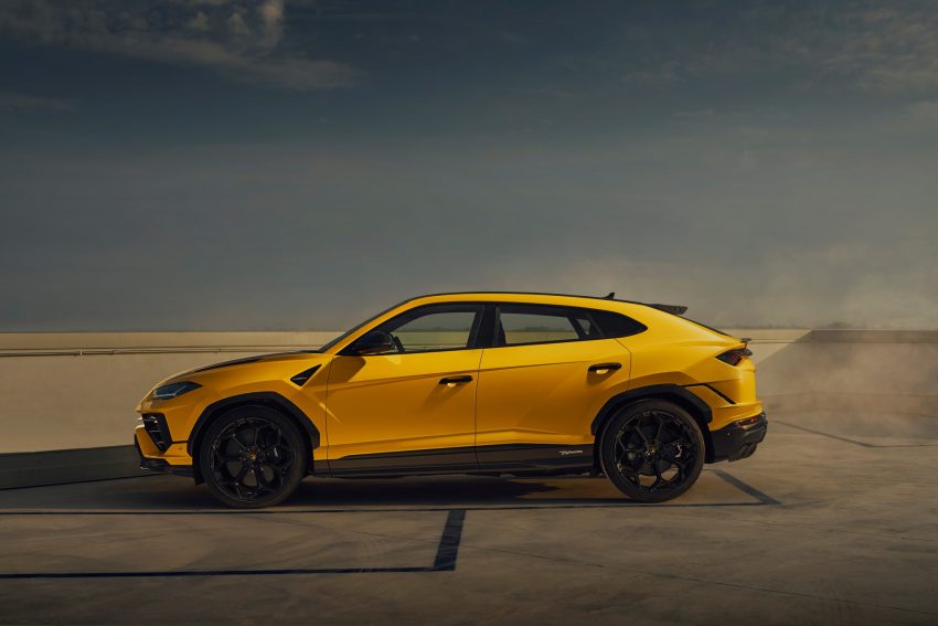 2023 Lamborghini Urus Performante - Side Wallpaper 850x567 #11