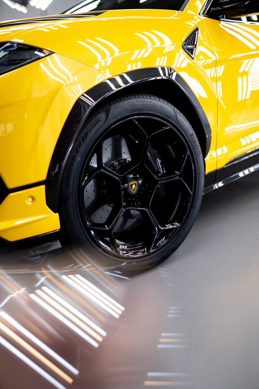 2023 Lamborghini Urus Performante - Wheel Phone Wallpaper 850x1274 #91