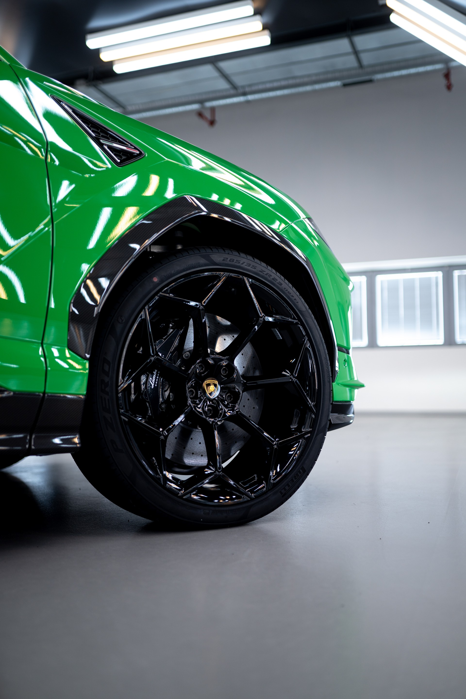 Download 2023 Lamborghini Urus Performante - Wheel HD Phone Wallpaper 1920x2878 #96