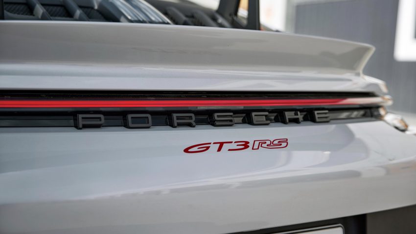 2023 Porsche 911 GT3 RS - Badge Wallpaper 850x478 #28