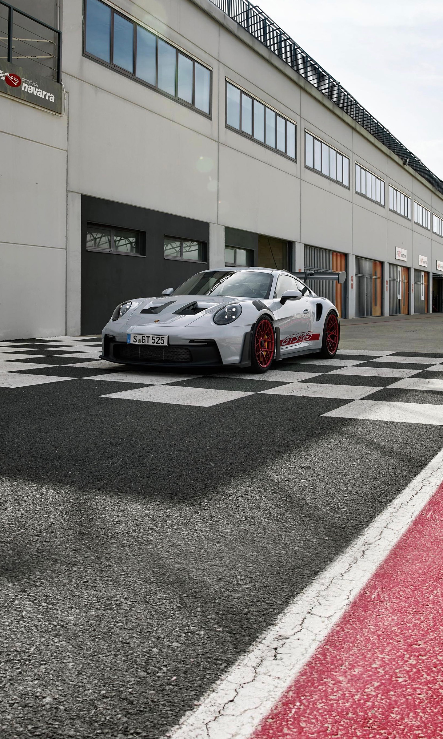 Download 2023 Porsche 911 GT3 RS - Front Three-Quarter HD Phone Wallpaper 1440x2400 #10