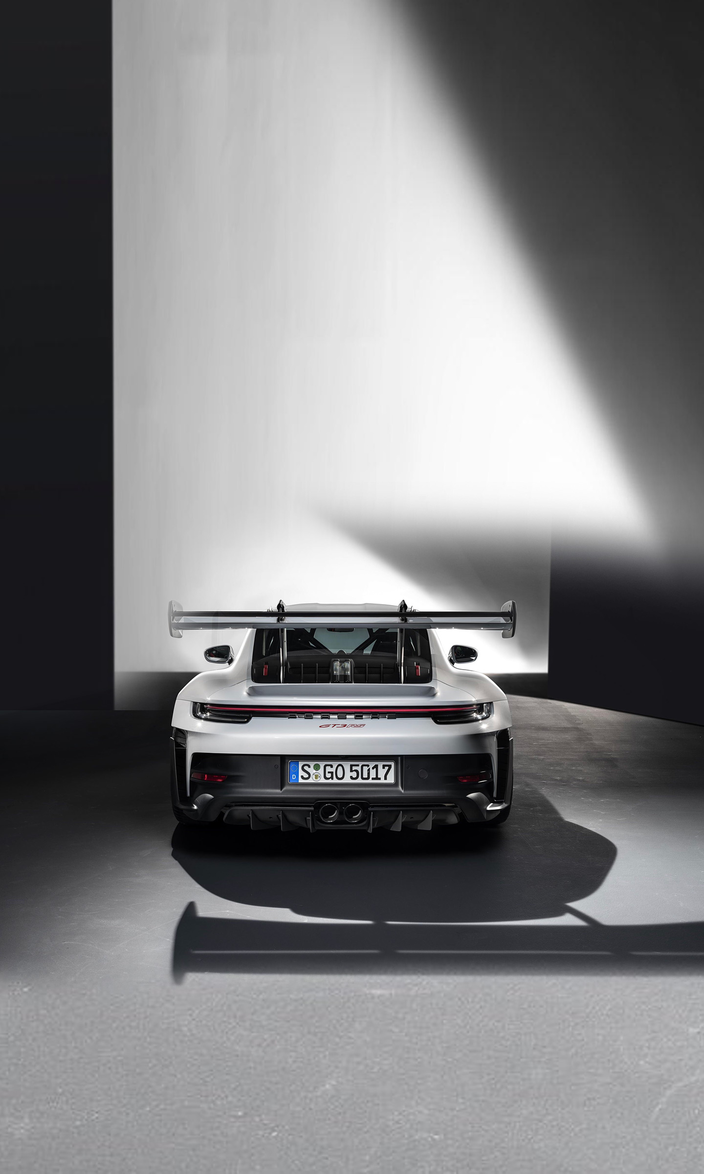 Download 2023 Porsche 911 GT3 RS - Rear HD Phone Wallpaper 1440x2400 #20